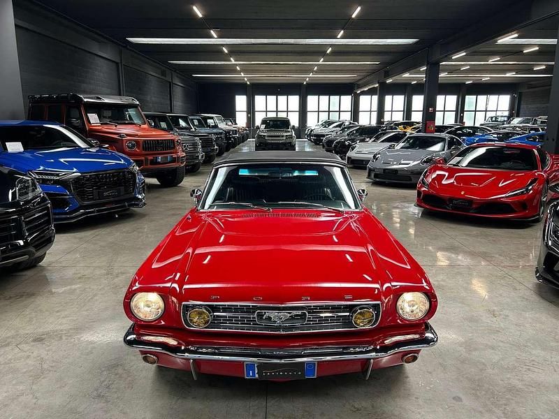 Usata Ford Mustang 200 CV (147 kW) 1966 Rosso Cabrio
