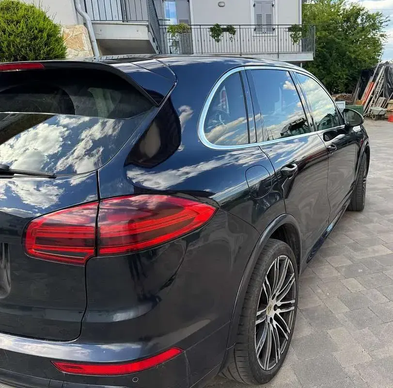 Usata Porsche Cayenne 250 CV (183 kW) 2016 Blu/azzurro SUV