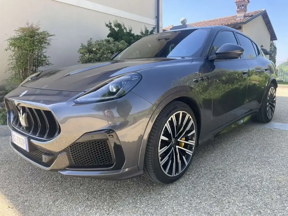 Usata Maserati Grecale 530 CV (389 kW) 2022 Grigio lava SUV