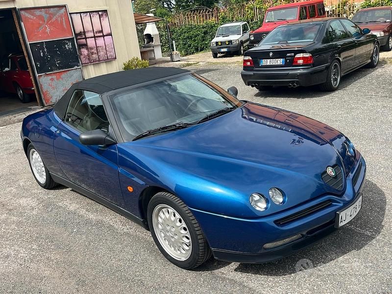 Usata Alfa Romeo Spider 150 CV (110 kW) 1995 Blu Cabrio