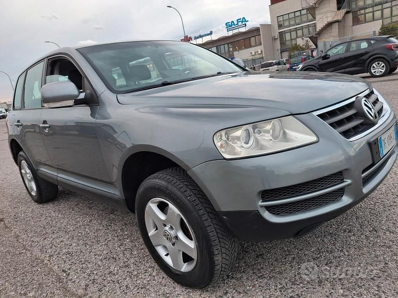 Begagnad VW Touareg Exclusive 174 HK (127 kW) 2006 Grå SUV