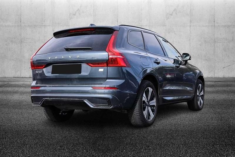 Usata Volvo XC60 Plus 350 CV (257 kW) 2023 Blu/azzurro SUV