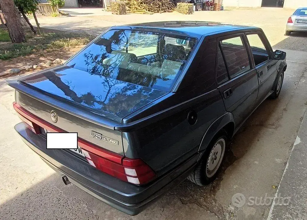Usata Alfa Romeo 75 155 CV (114 kW) 1986 Verde Berlina