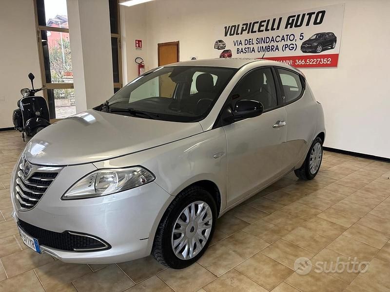 Usata Lancia Ypsilon 69 CV (50 kW) 2013 Grigio Utilitaria