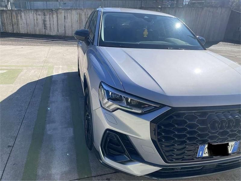 Usata Audi Q3 Sportback Business 150 CV (110 kW) 2023 Argento SUV