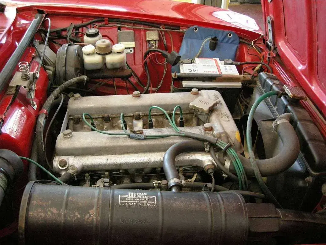 Usata Alfa Romeo GT Junior 109 CV (80 kW) 1972 Rosso Coupé