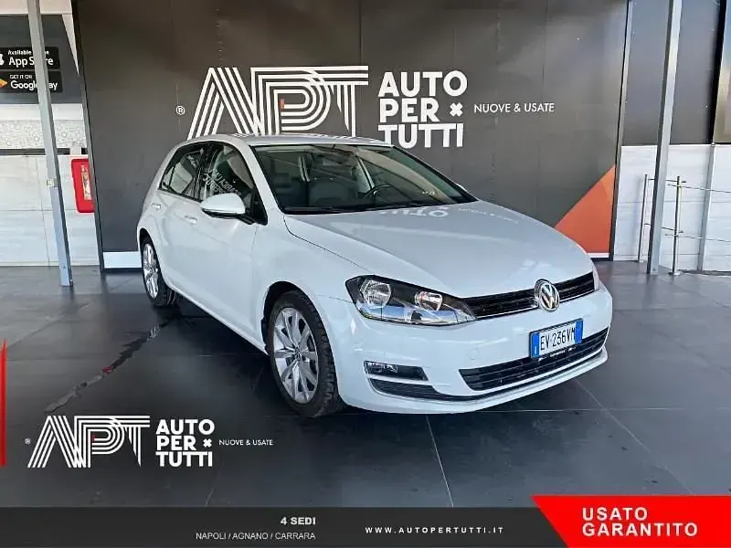 Usata VW Golf VII Trendline 105 CV (77 kW) 2014 Bianco Utilitaria