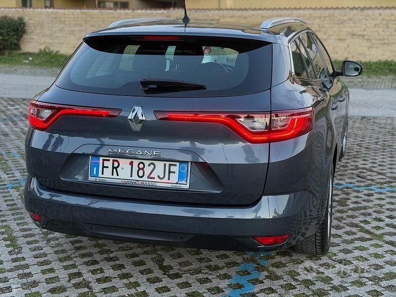 Usata Renault Mégane GrandTour 110 CV (80 kW) 2018 Grigio Station wagon