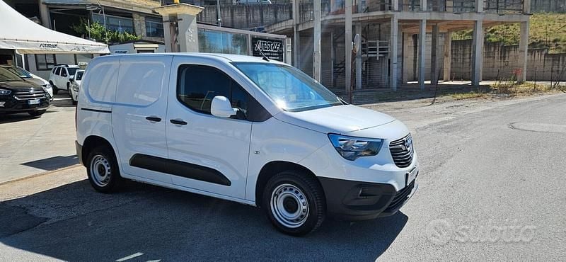 Usata Opel Combo 102 CV (75 kW) 2020 Bianco Monovolume