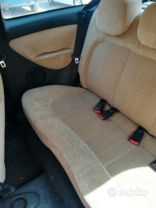 Usata Lancia Ypsilon 69 CV (50 kW) 2004 Grigio Utilitaria