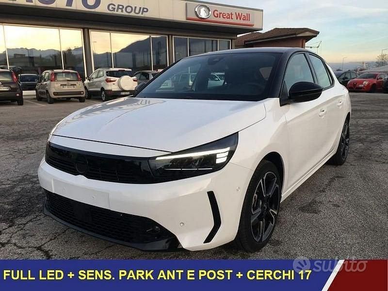 Usata Opel Corsa 101 CV (74 kW) 2024 Bianco Berlina