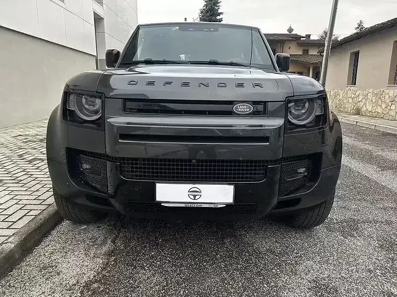 Usata Land Rover Defender SE Dynamic 200 CV (147 kW) 2022 Grigio SUV