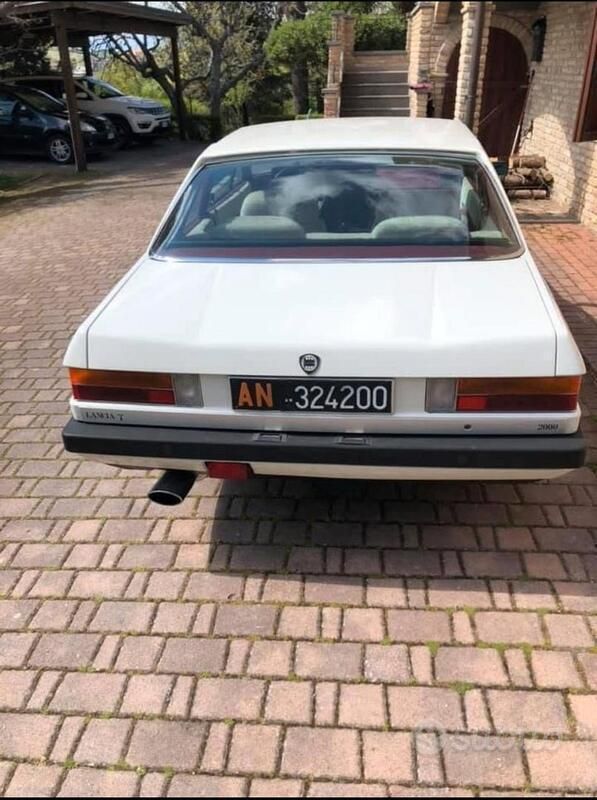 Usata Lancia Gamma 115 CV (84 kW) 1981 Bianco Coupé