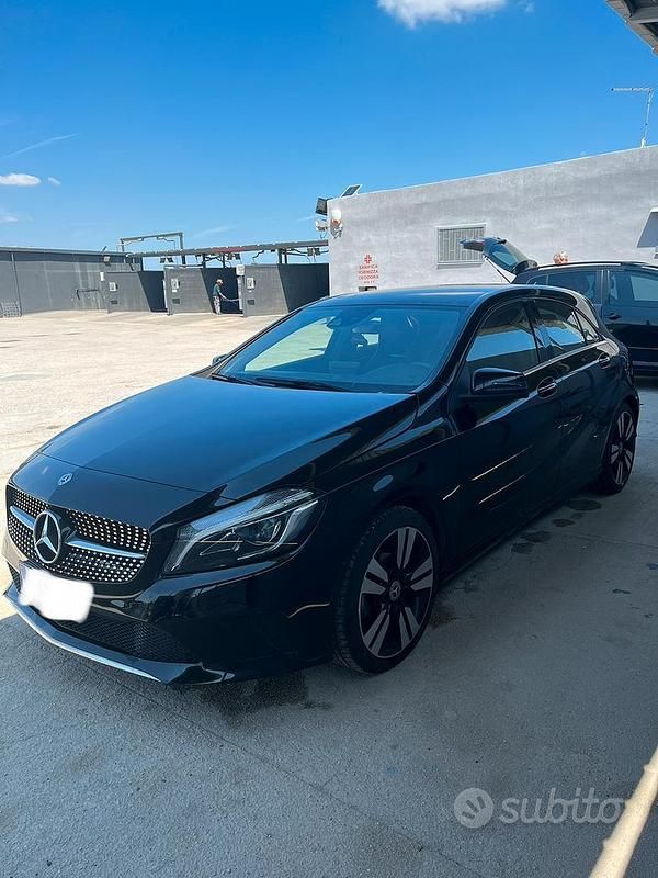 Usata Mercedes A200 136 CV (100 kW) 2018 Nero Berlina