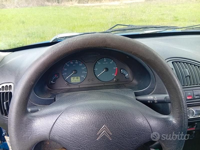 Usata Citroën Saxo 57 CV (41 kW) 2001 Blu Utilitaria