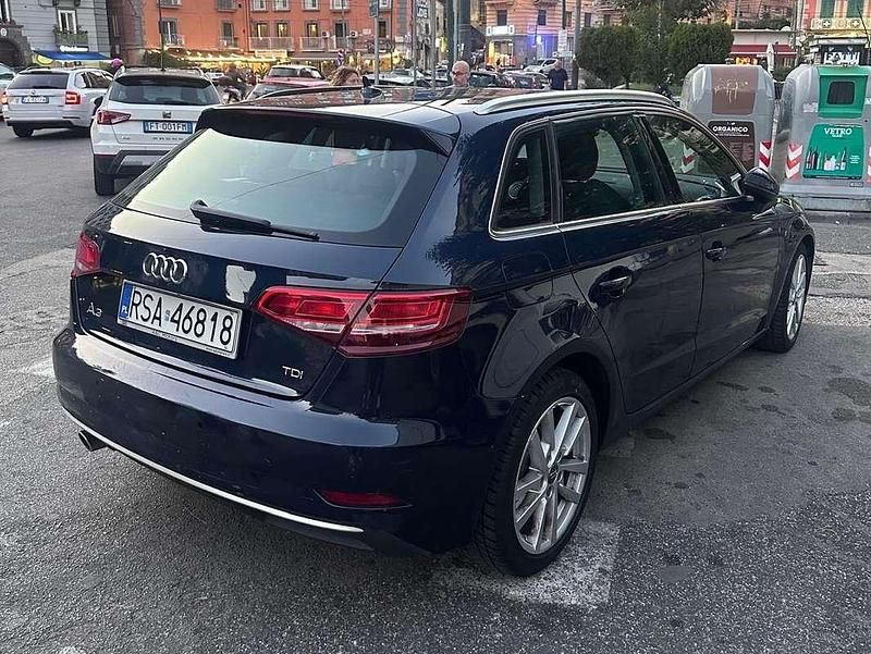Usata Audi A3 Business 116 CV (85 kW) 2017 Blu/azzurro Berlina