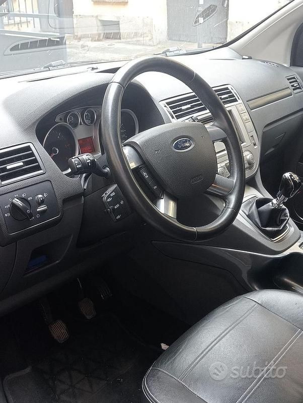 Usata Ford Kuga 140 CV (102 kW) 2011 Nero SUV
