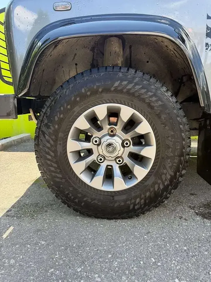 Usata Land Rover Defender Adventure 122 CV (89 kW) 2015 Corris grey metallic Station wagon