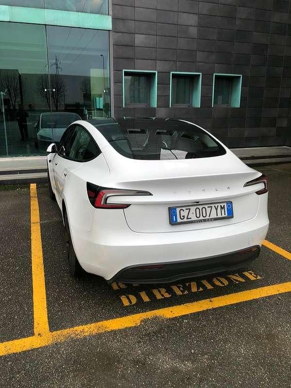 Usata Tesla Model 3 RWD 88 kW (120 CV) 2025 Bianco Berlina
