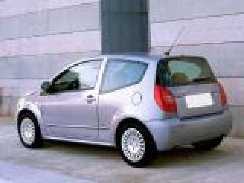Grigio Usata 2006 Citroën C2 Due volumi | 2900 € (Buon prezzo) - Immagine 1/4
