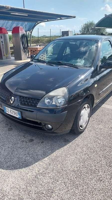 Usata 2003 Renault Clio II Expression Berlina | 2500 € (Buon prezzo) - Immagine 1/4