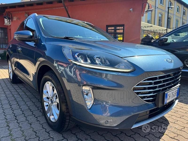 Usado Ford Kuga Titanium 120 CV (88 kW) 2022 Gris SUV