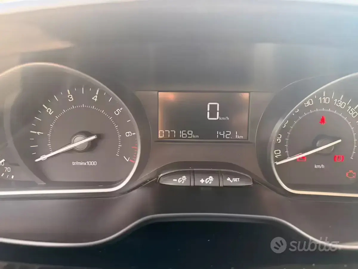 Usata Peugeot 208 83 CV (61 kW) 2019 Utilitaria