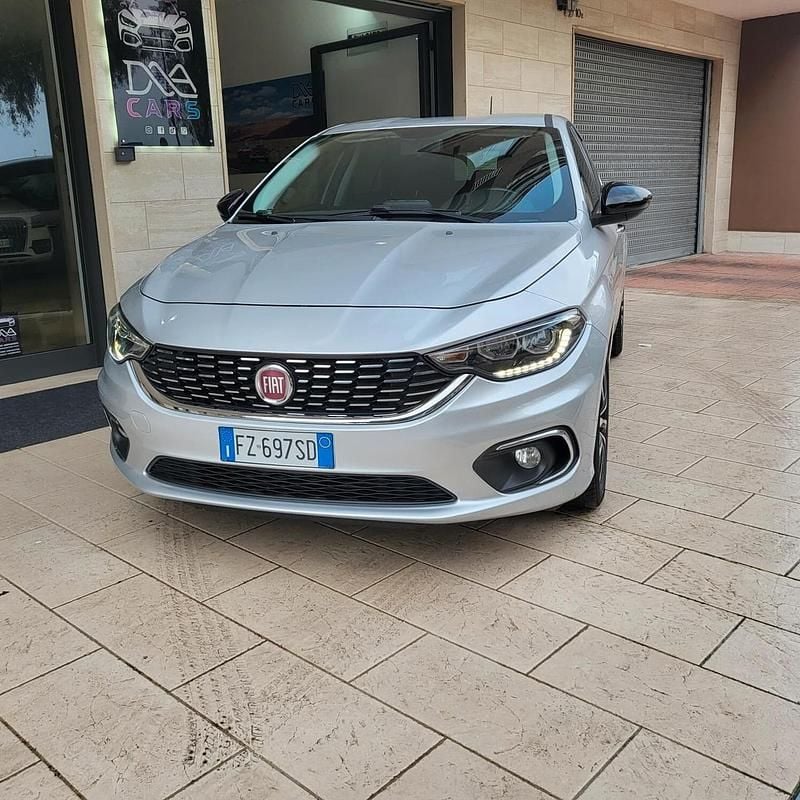 Usata Fiat Tipo Lounge 95 CV (69 kW) 2019 Grigio Berlina