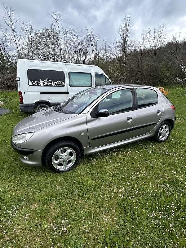 Usata Peugeot 206 68 CV (50 kW) 2002 Grigio Berlina