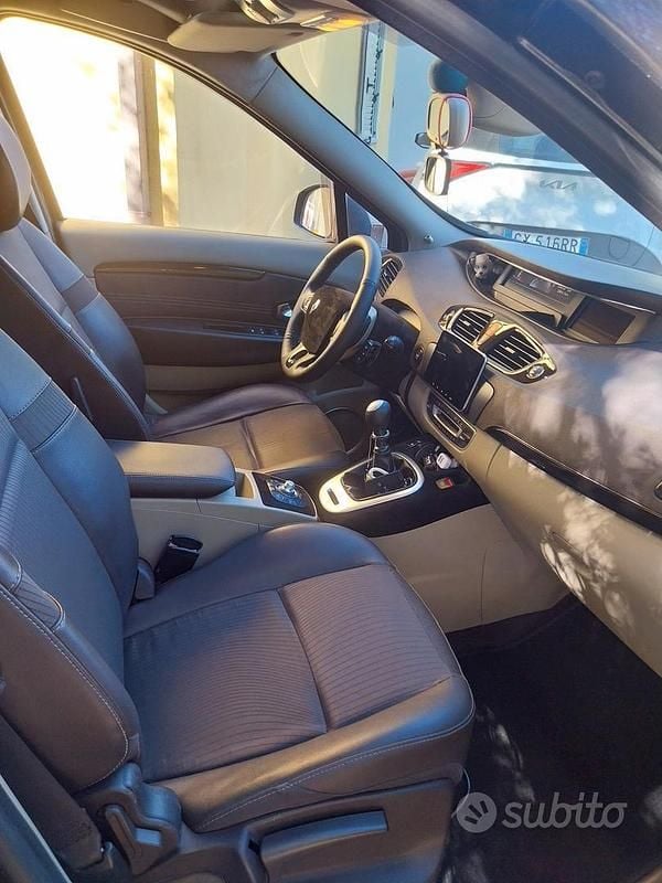 Usata Renault Scénic III XMOD 131 CV (96 kW) 2011 Grigio Monovolume