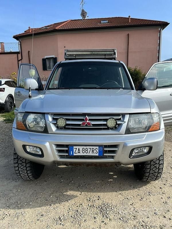 Grigio Usata 2003 Mitsubishi Pajero SUV | 9500 € (Buon prezzo) - Immagine 1/4
