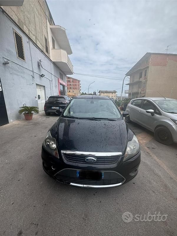 Usata Ford Focus 90 CV (66 kW) 2008 Nero Utilitaria
