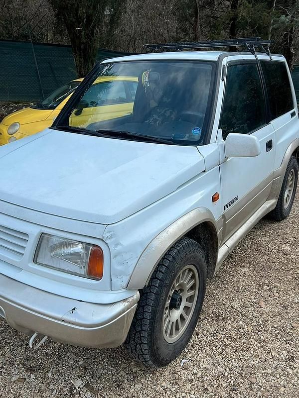 Usata Suzuki Vitara 75 CV (55 kW) 1997 Bianco Station wagon