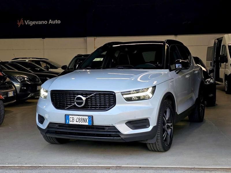 Argento Usata 2020 Volvo XC40 R-Design SUV | 18.190 € (Buon prezzo) - Immagine 1/4