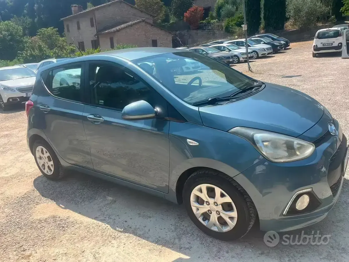 Usata Hyundai i10 Edition 66 CV (48 kW) 2016 Bluazzurro Utilitaria