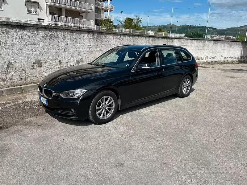 Usata BMW 318 143 CV (105 kW) 2014 Nero Station wagon