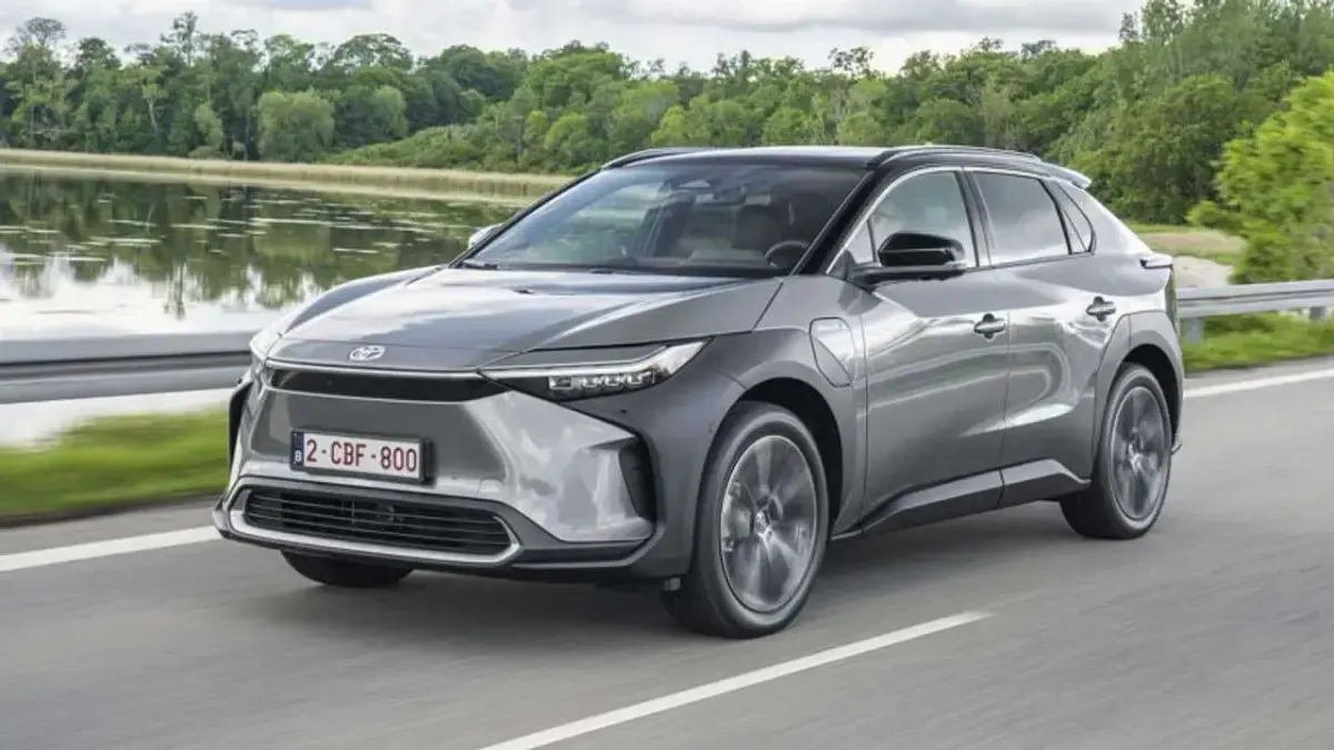 Nuova Toyota bZ4X 80 kW (109 CV) 2025 Argento SUV