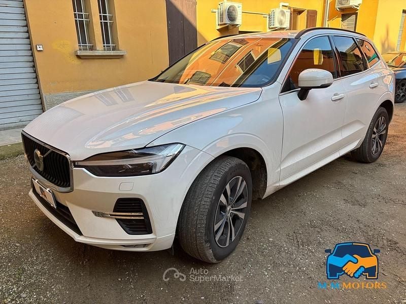 Usata Volvo XC60 Momentum 197 CV (144 kW) 2022 Bianco SUV