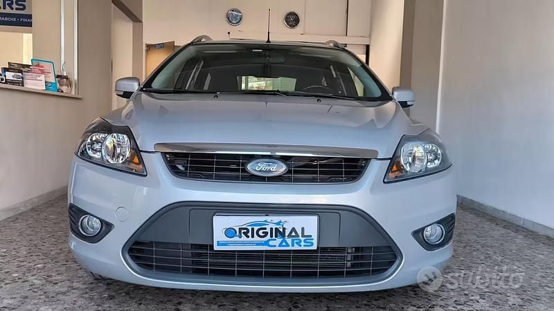 Usata Ford Focus Titanium 101 CV (74 kW) 2011 Grigio Station wagon