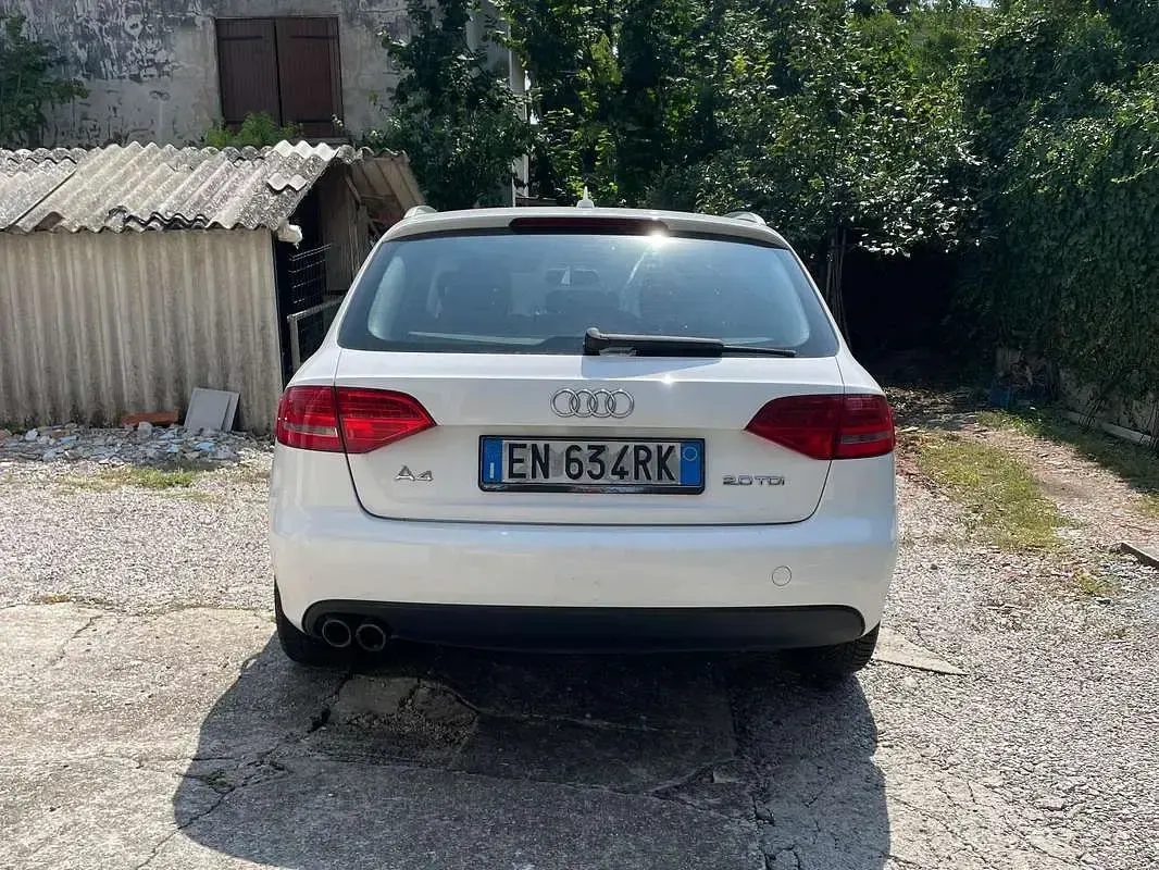 Usata Audi A4 Ambiente 120 CV (88 kW) 2011 Bianco Station wagon