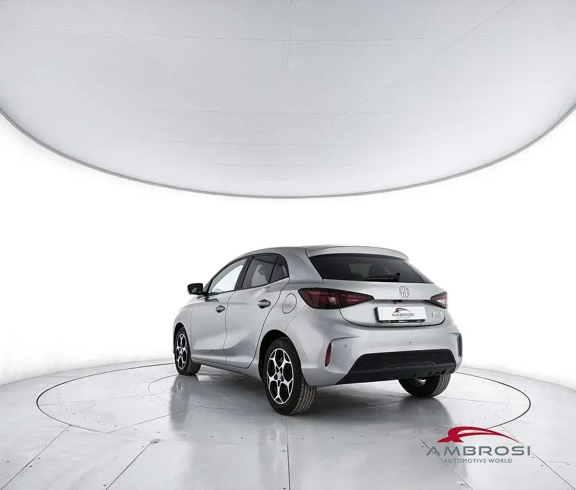 Nuova MG MG3 Luxury 194 CV (142 kW) 2025 Cosmic silver Utilitaria