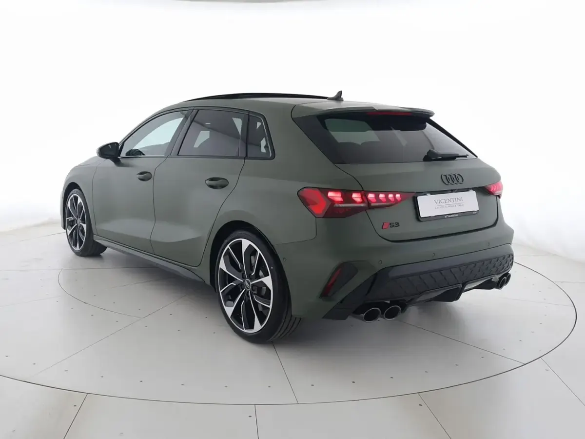 Nuova Audi S3 Sport 333 CV (244 kW) 2026 Verde distretto metallizzato Berlina