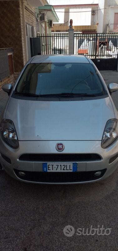Usata Fiat Grande Punto 85 CV (62 kW) 2013 Grigio Utilitaria