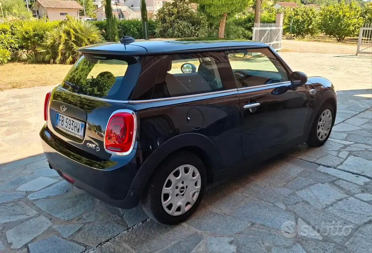 Usata Mini One D 95 CV (69 kW) 2015 Nero Utilitaria