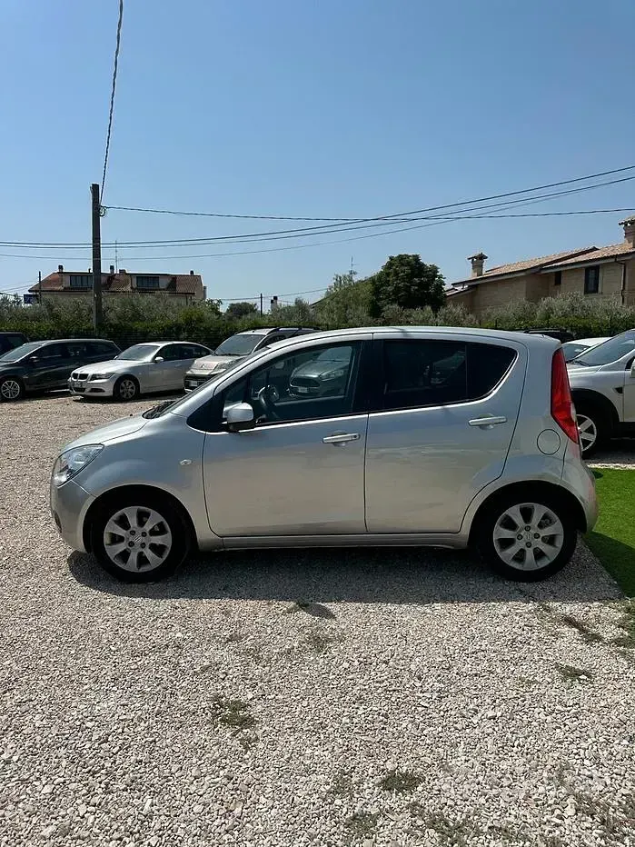 Usata Opel Agila Enjoy 86 CV (63 kW) 2009 Grigio Utilitaria