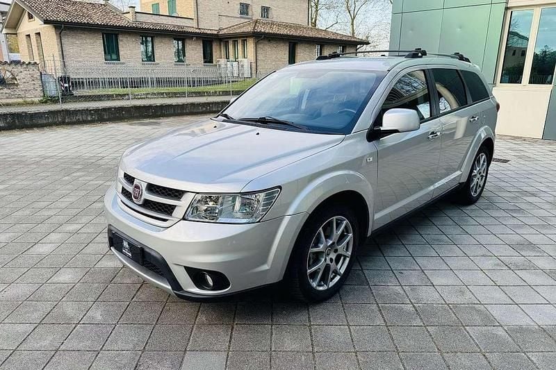 Usata Fiat Freemont Lounge 170 CV (125 kW) 2012 Grigio SUV
