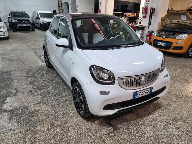 Usata Smart ForFour Passion 71 CV (52 kW) 2015 Bianco Utilitaria