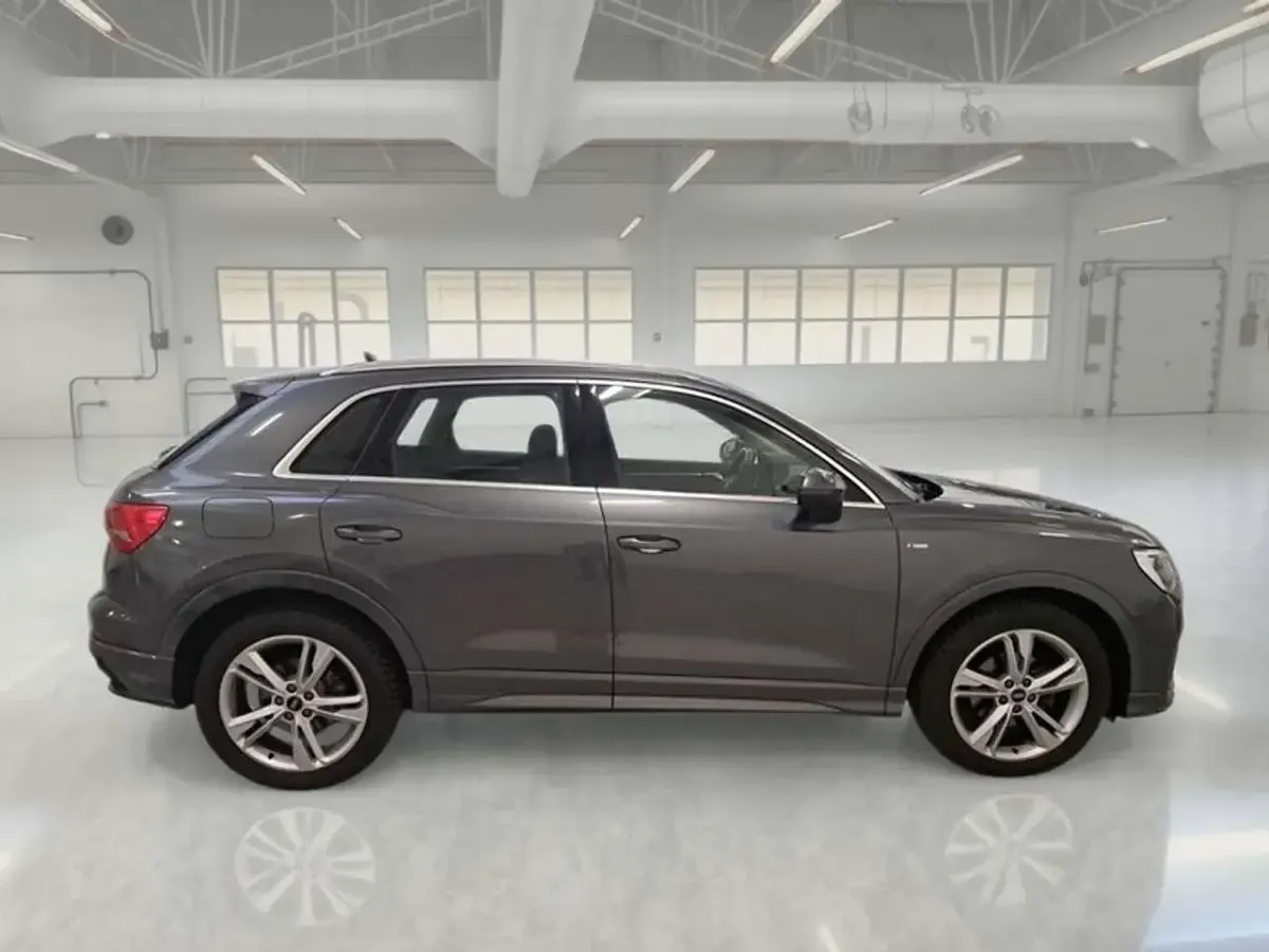 Usata Audi Q3 S-Line 150 CV (110 kW) 2020 Grigio SUV