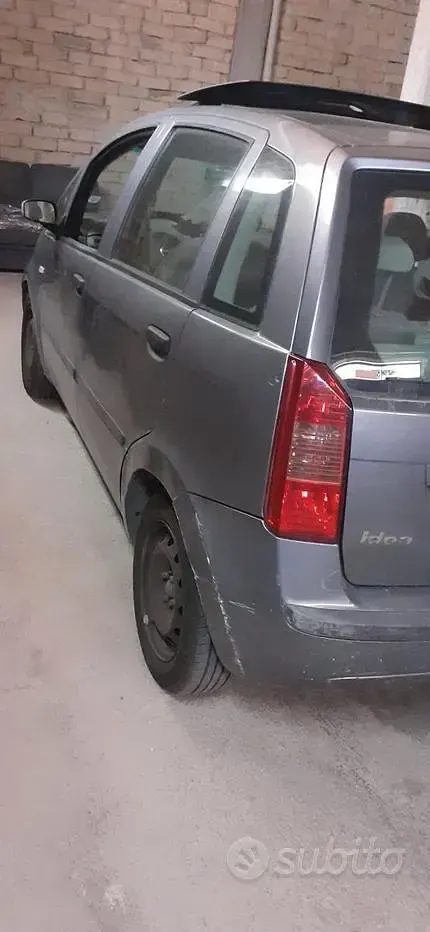 Usata Fiat Idea 69 CV (50 kW) 2005 Grigio Monovolume
