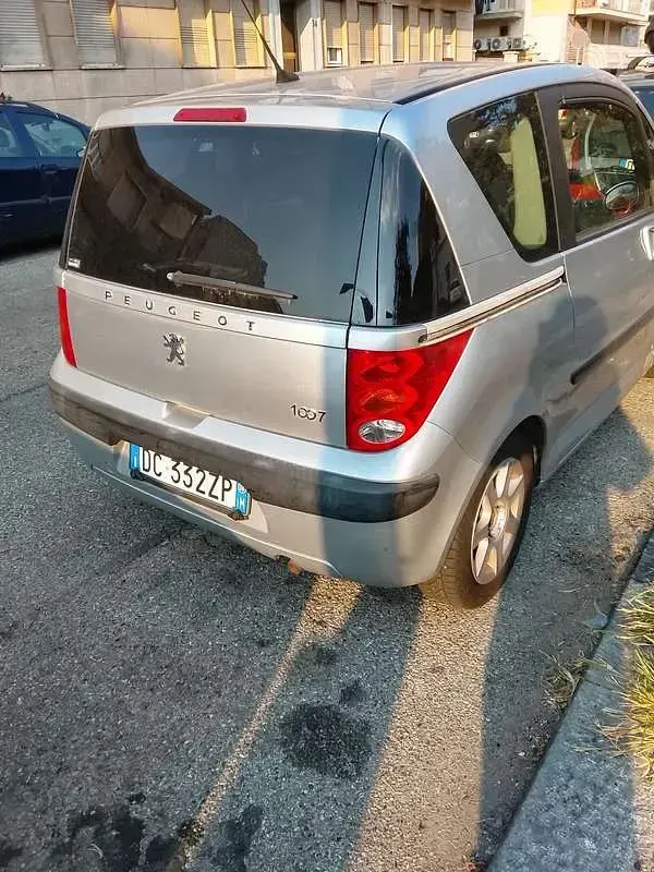 Usata Peugeot 1007 73 CV (53 kW) 2006 Monovolume